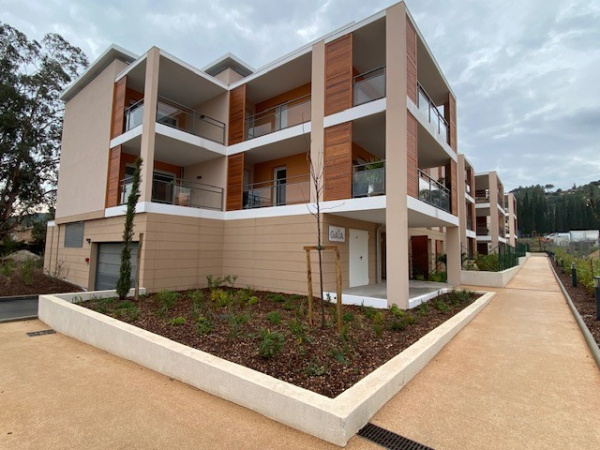 Offres de location Garage Pierrefeu-du-Var 83390