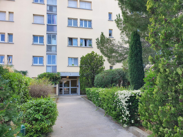 Offres de location Appartement Hyères 83400