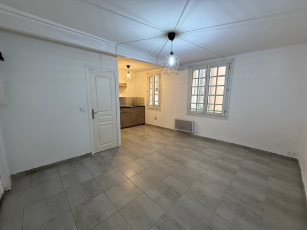 Offres de location Studio Toulon 83000