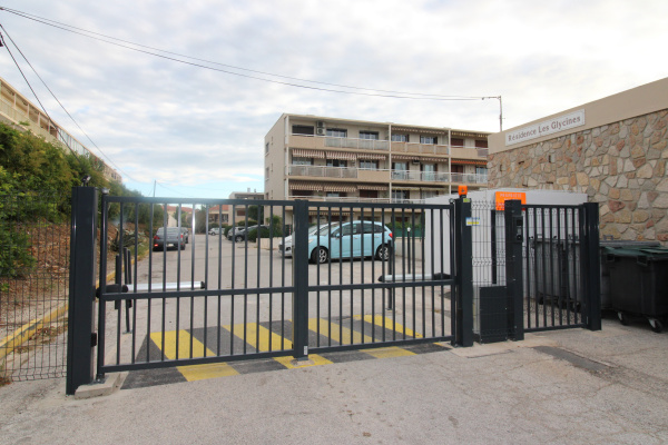 Offres de location Garage Hyères 83400