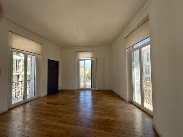 Offres de location Appartement Hyères 83400